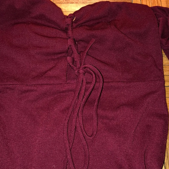 Off the shoulder Burgundy dress - Picture 2 of 5